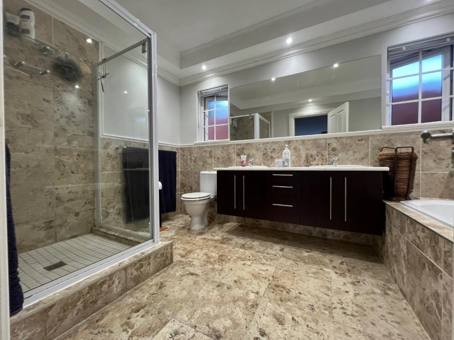 To Let 4 Bedroom Property for Rent in Walmer Eastern Cape